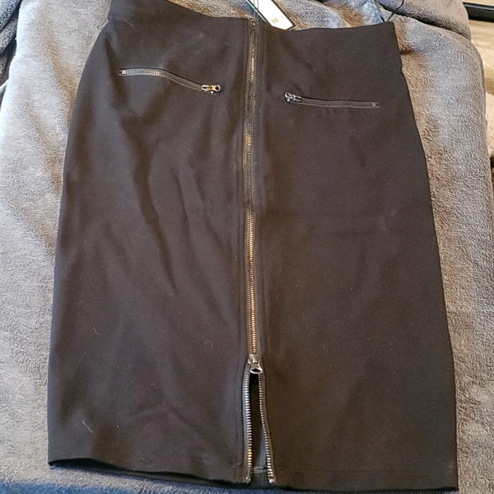 Womens fitted skirt!
